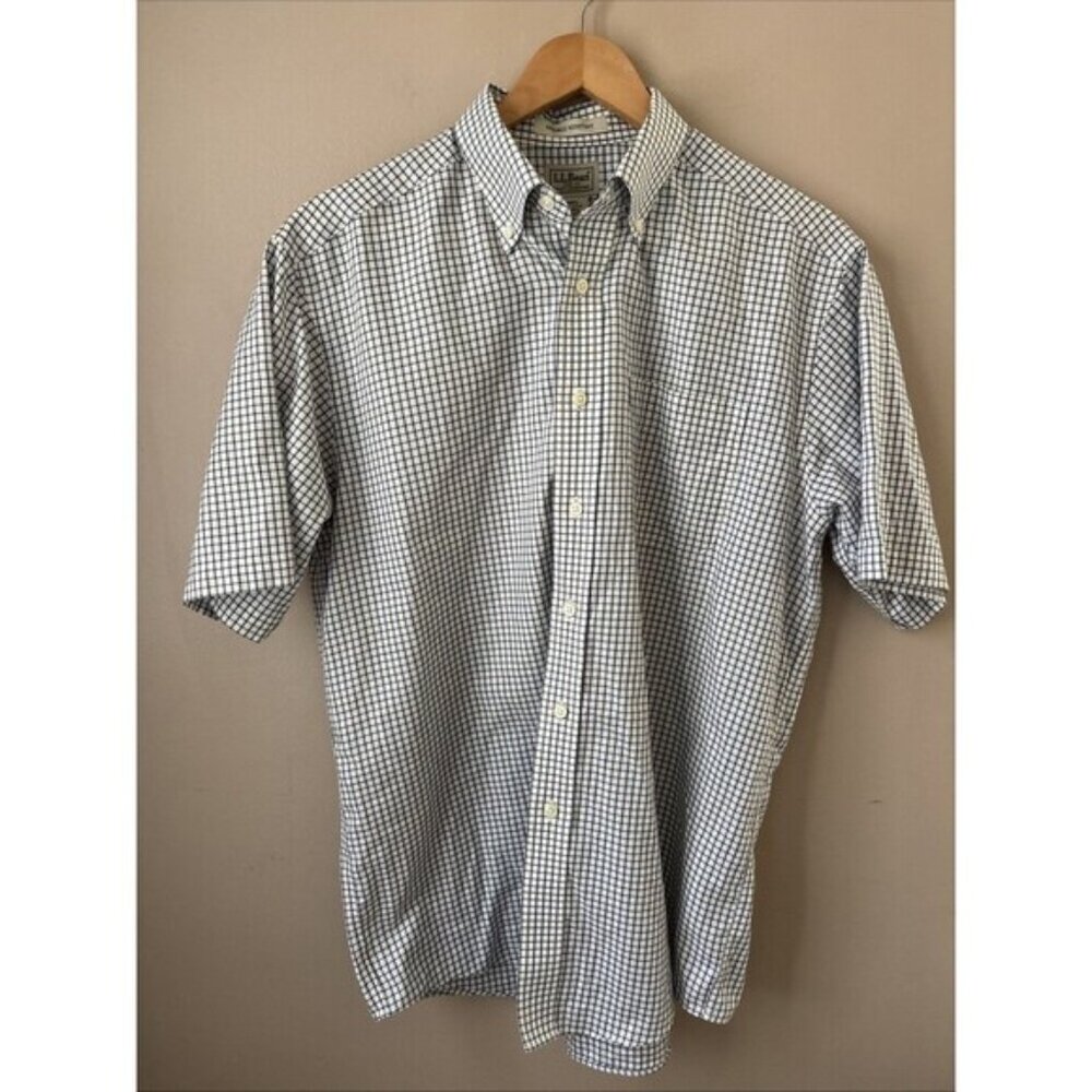 L.L. Bean Men’s Short Sleeve Button Down Shirt Size Medium Wrinkle Resistant
